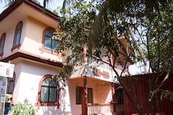 3Bed in 2apts Near Baga Beach w wifi A c, Goa