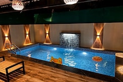 Cozycub Stays DreamsKape Villa in Lonavala, 4bhk with Pool and Zacuzi, Lonavala