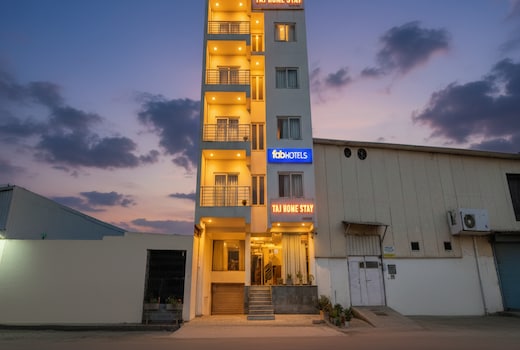 FabHotel Taj Home Stay