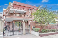 Hotel The Royal Heritage and Banquet, Noida