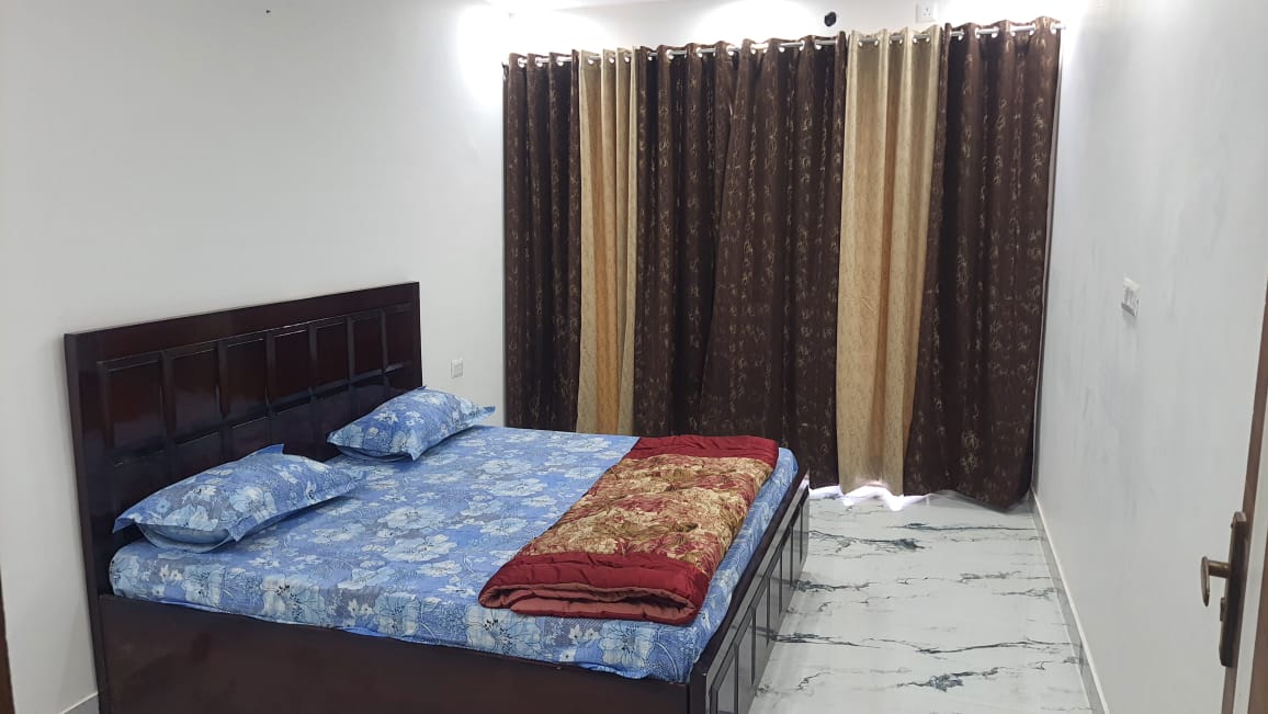 Advik-2BHK Cozy Apartment near Ganges - Tap to explore photos