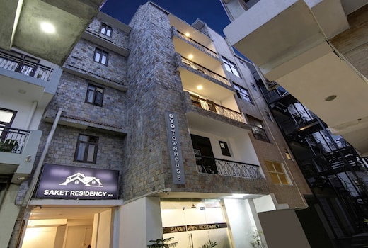 Super OYO Townhouse Saket Residency Near Saket Metro Delhi