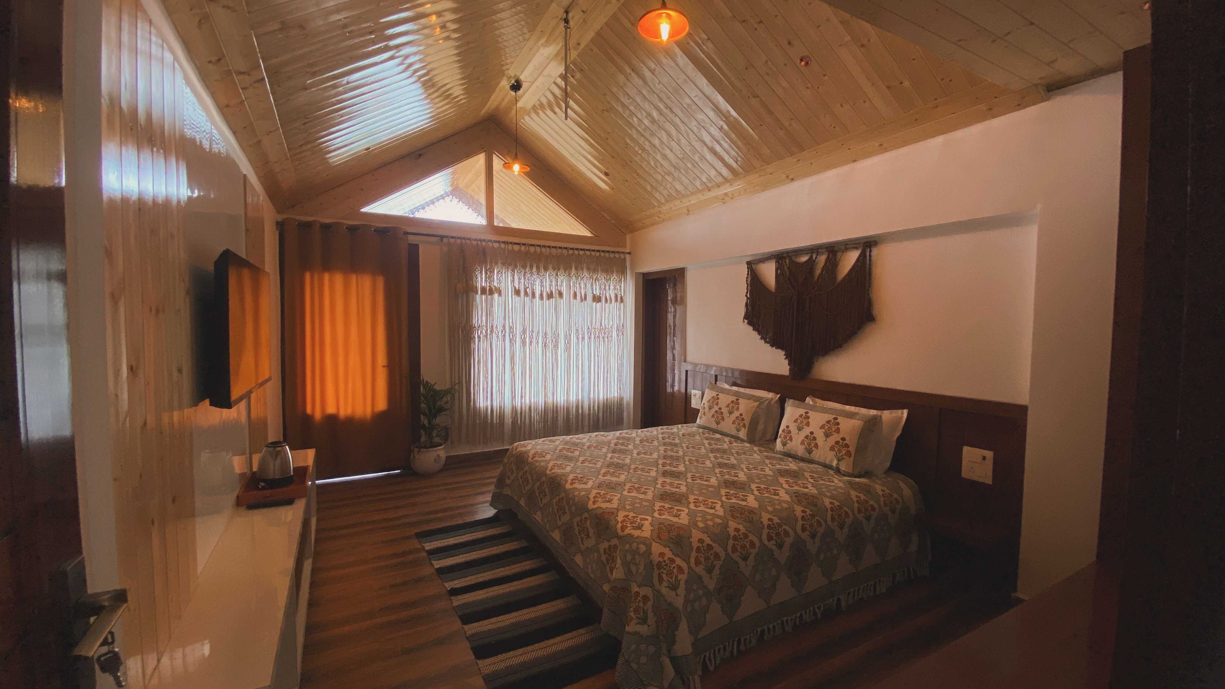 Dochi Villa - Tap to explore photos