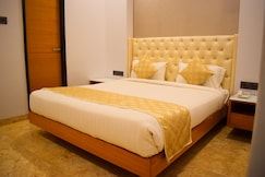 HOTEL GUJRAT INN, Raj Nandgaon