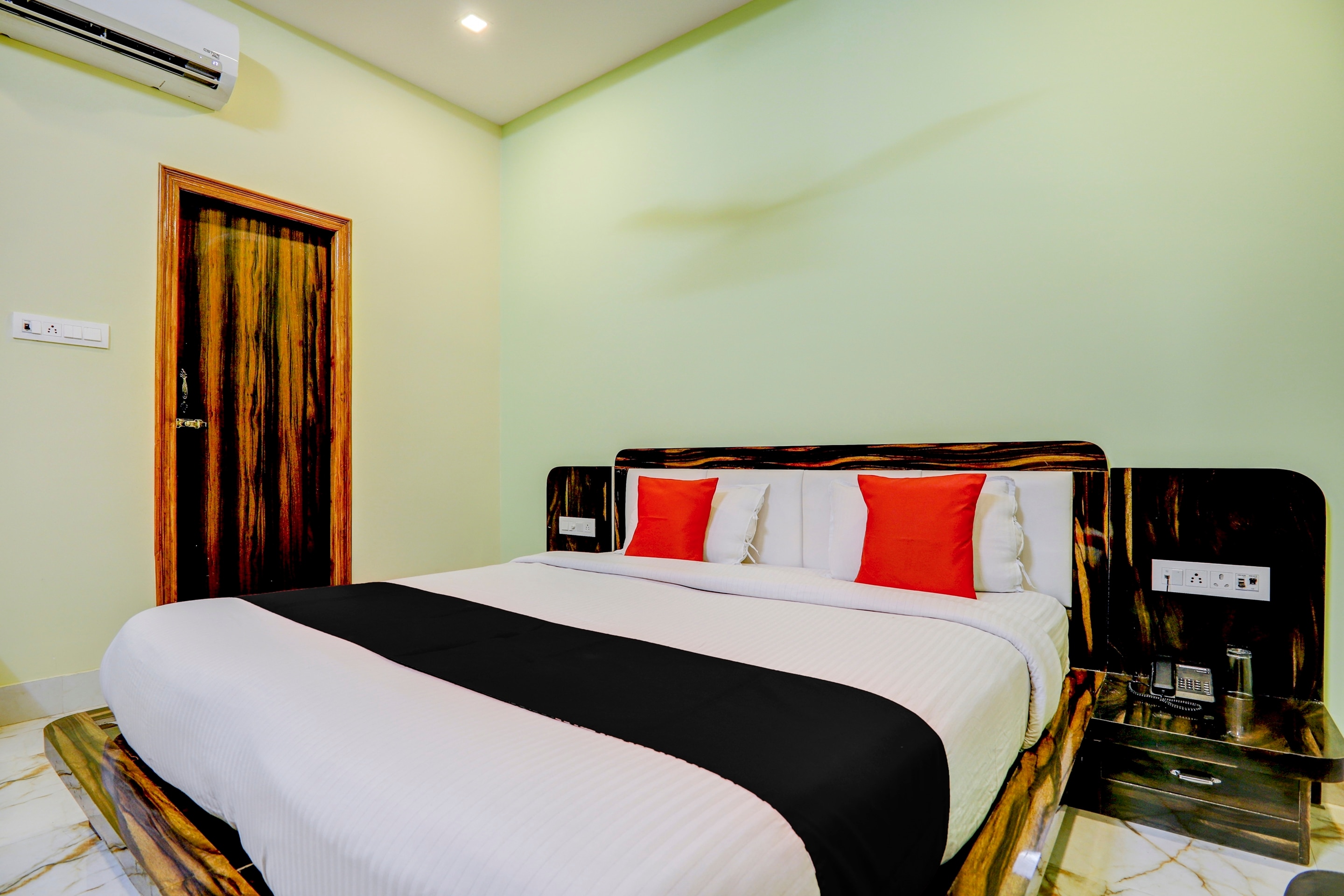 Sri Karni Heritage Resort - Tap to explore photos
