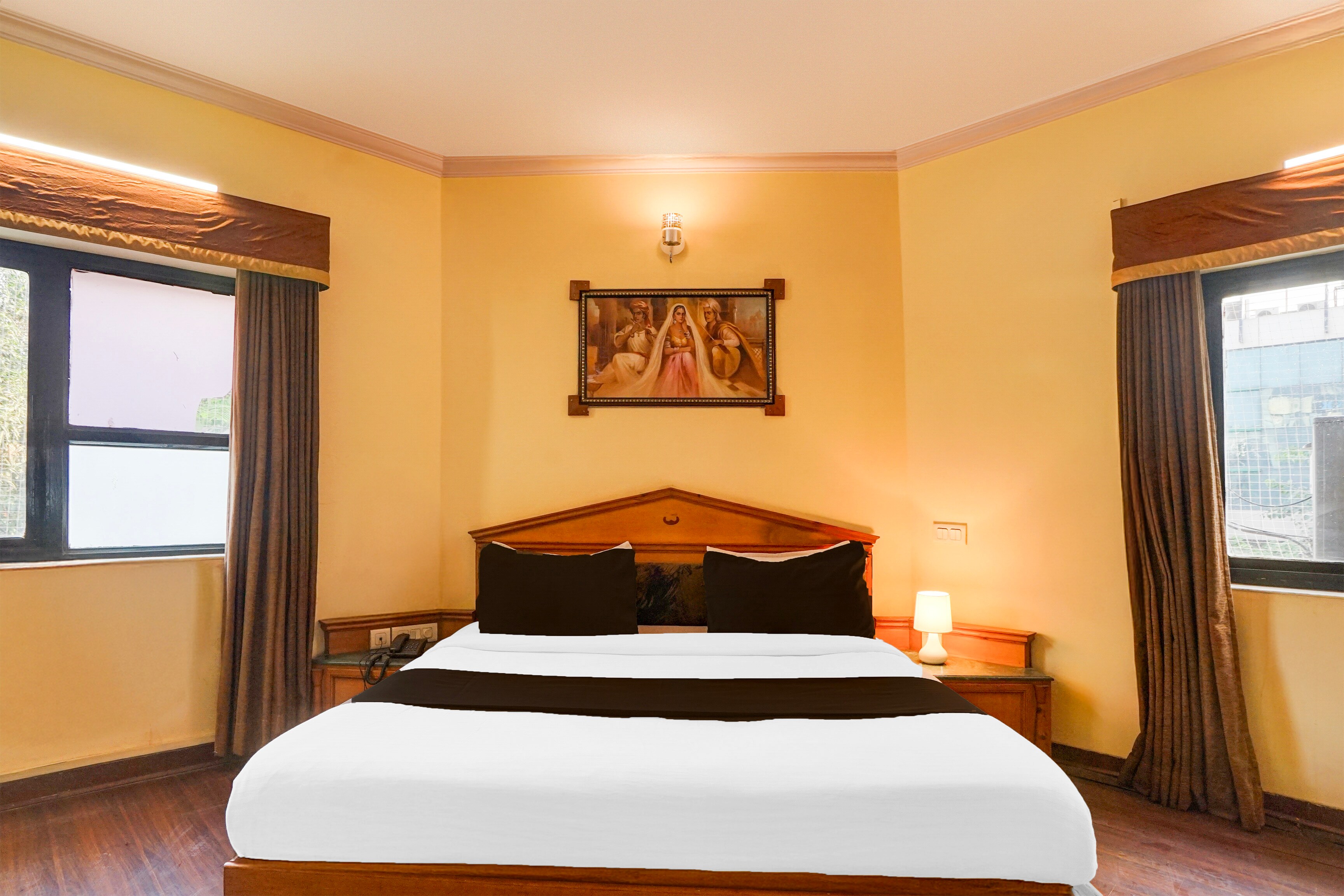 Super Townhouse Subhash Nagar Formerly Royal Palazzo - Tap to explore photos