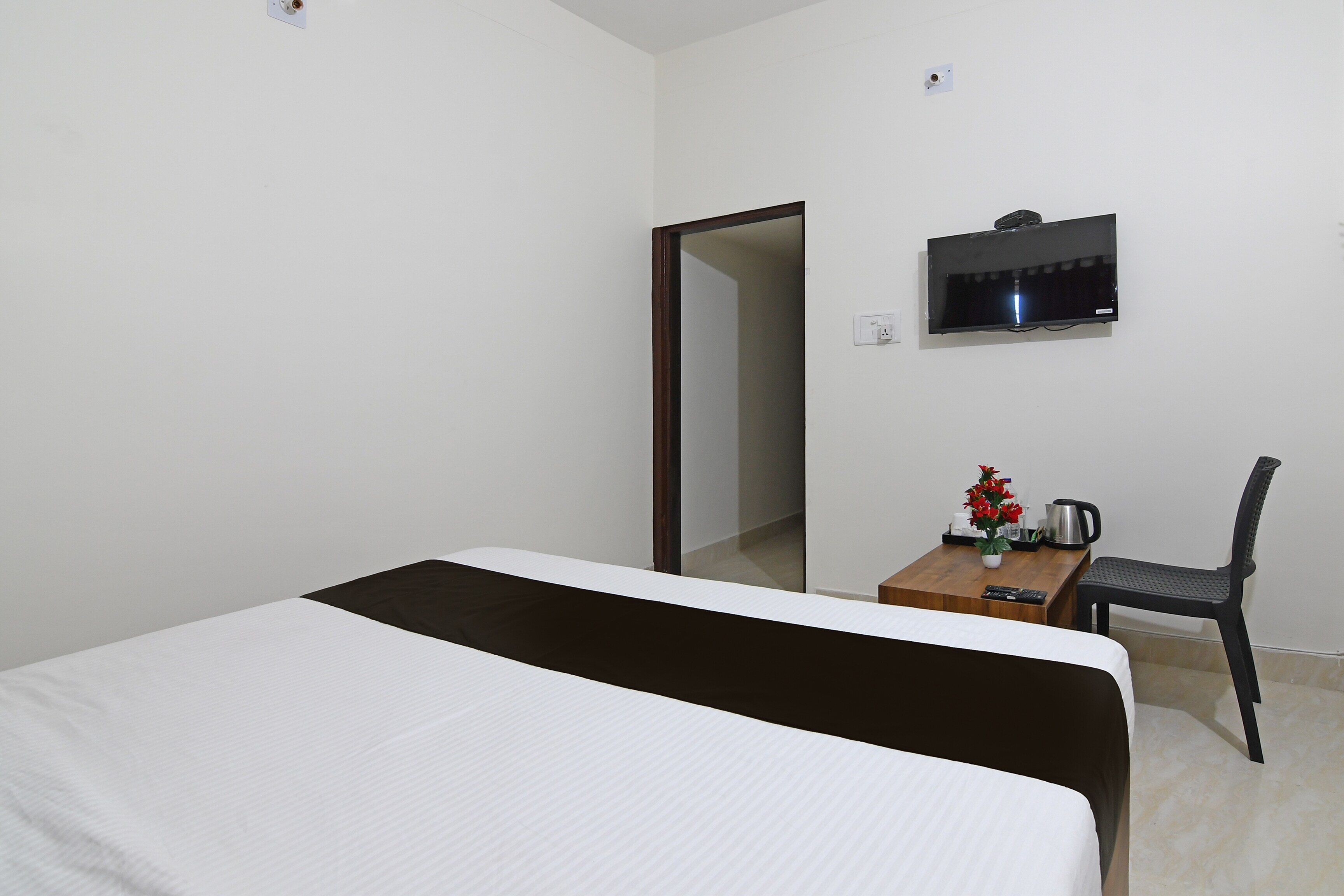 Hotel O Bijaya Premium - Tap to explore photos