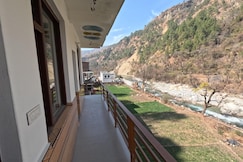 Mountain river view stay in yamunotri, Barkot