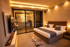 The Luxury Penthouse IGI Airport Delhi, Delhi