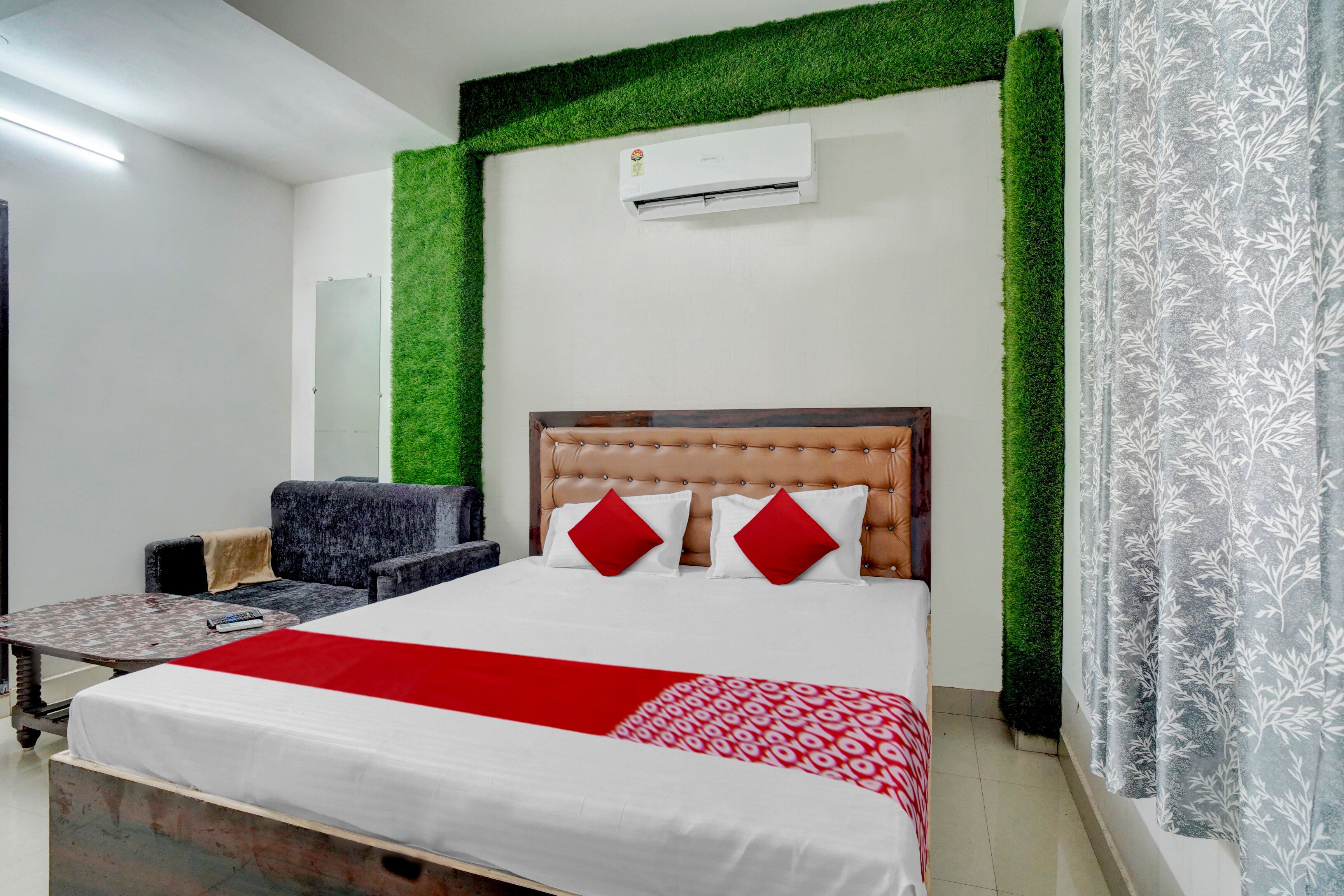 Super Hotel O Youth Hotel & Banquet Hall - Tap to explore photos
