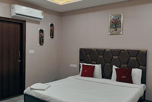 FabHotel Srinidhi Stay Inn
