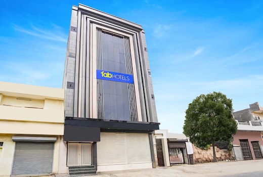 FabHotel Sanviraaj