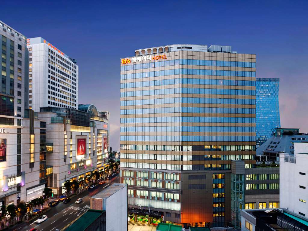 ibis Ambassador Seoul Myeongdong - Tap to explore photos