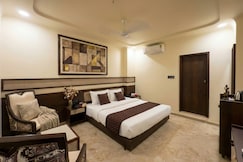 Hotel Liora, Padadhari