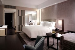 New World Makati Hotel, Metro Manila