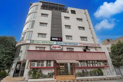 Hotel O The Faam, Rajkot