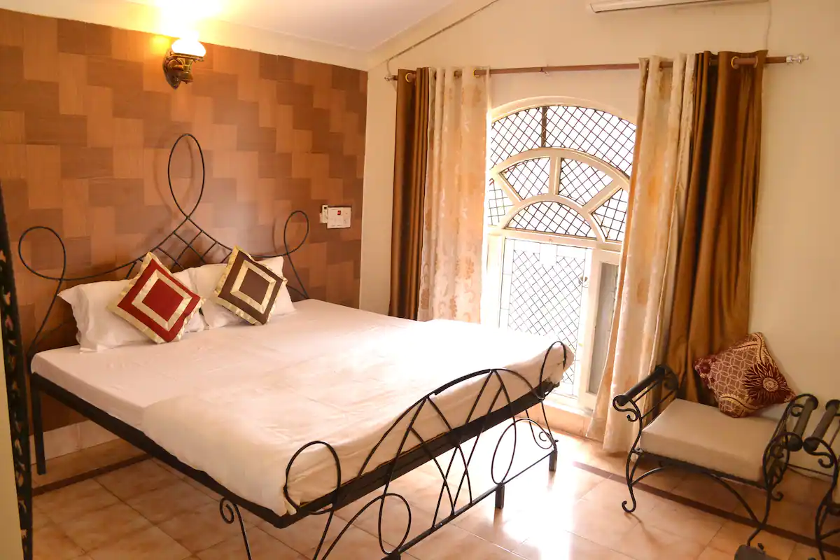 Ixora Villa | Rooms & Caretaker - Tap to explore photos