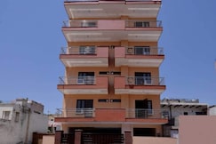 Collection O by OYO HOTEL DLF PHASE-4 MG ROAD, Gurgaon