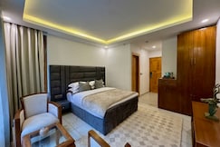 Ausnya Tirthan, Banjar