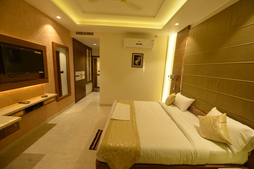 Hotel RR 62 - Jaipur City Centre Hotel - Tap to explore photos