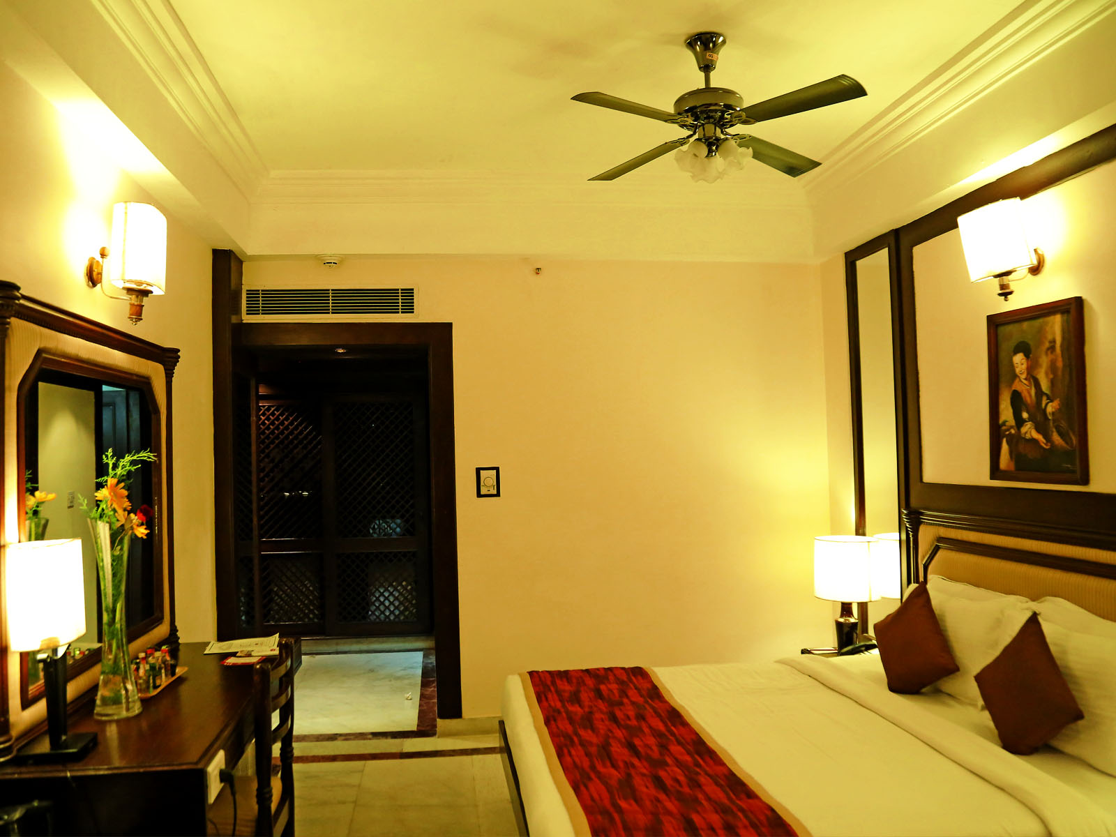 Anandha Inn - Tap to explore photos