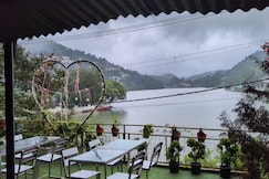Joey's by the Lakeside, Mukteshwar