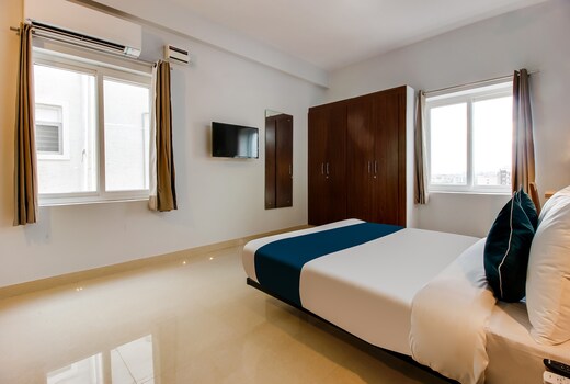 Hotel O Silverkey ,near RTO office kondapur
