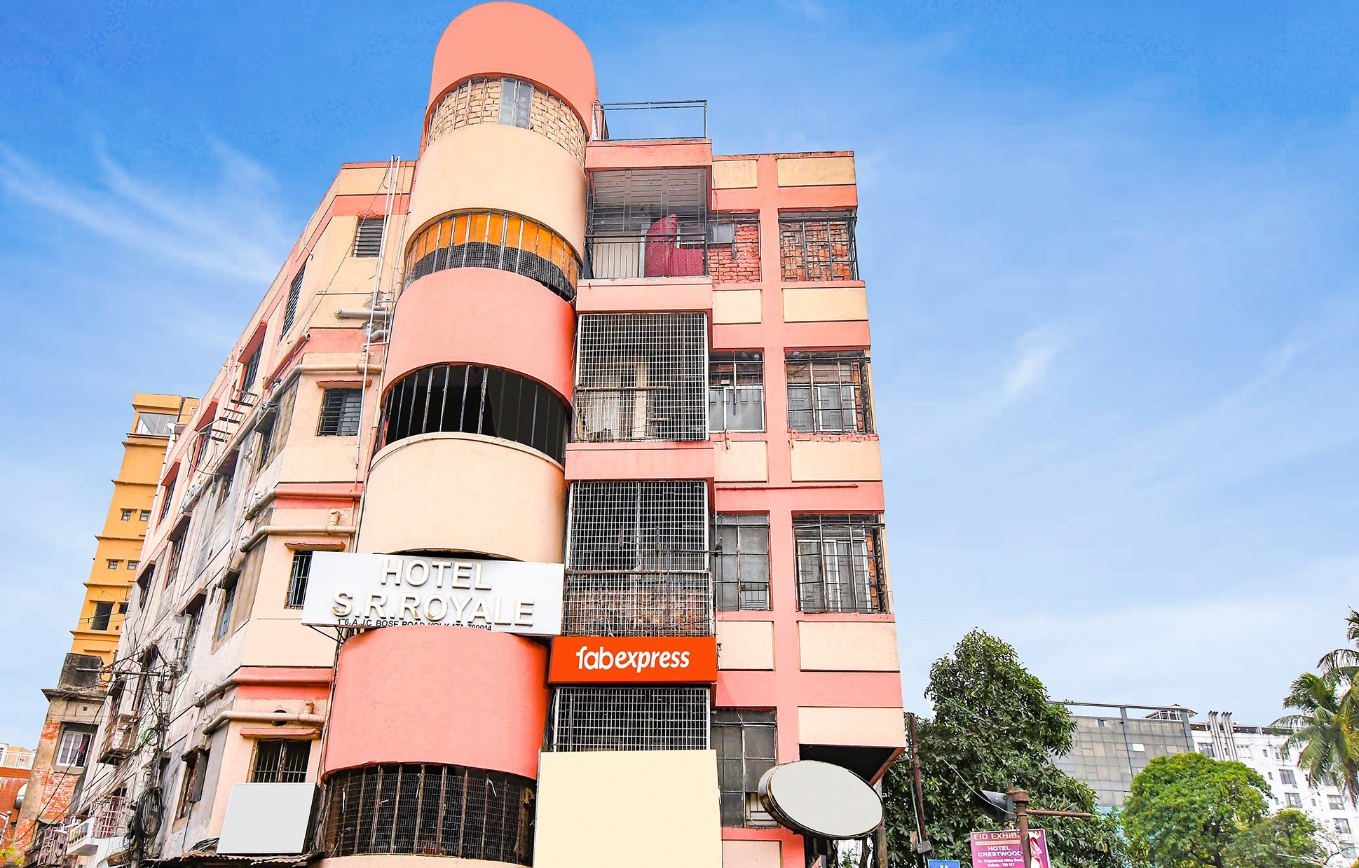 FabExpress SR Royale - Nr. Sealdah Station - Tap to explore photos