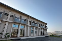 laxmi's peninsula retreat resorts, Nashik