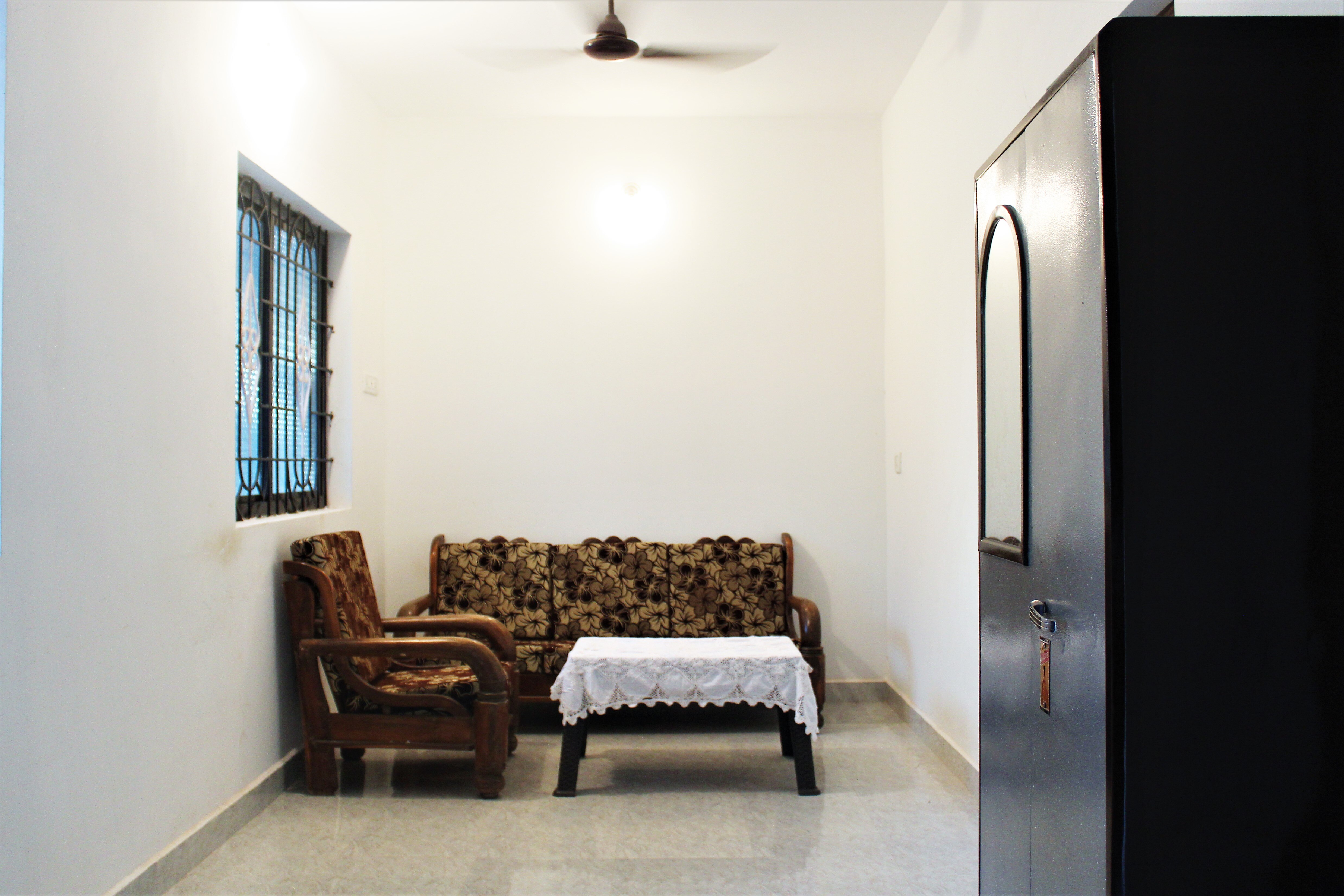 Sai STays-Home stay - Tap to explore photos