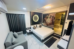 Hotel The Season, Ahmedabad