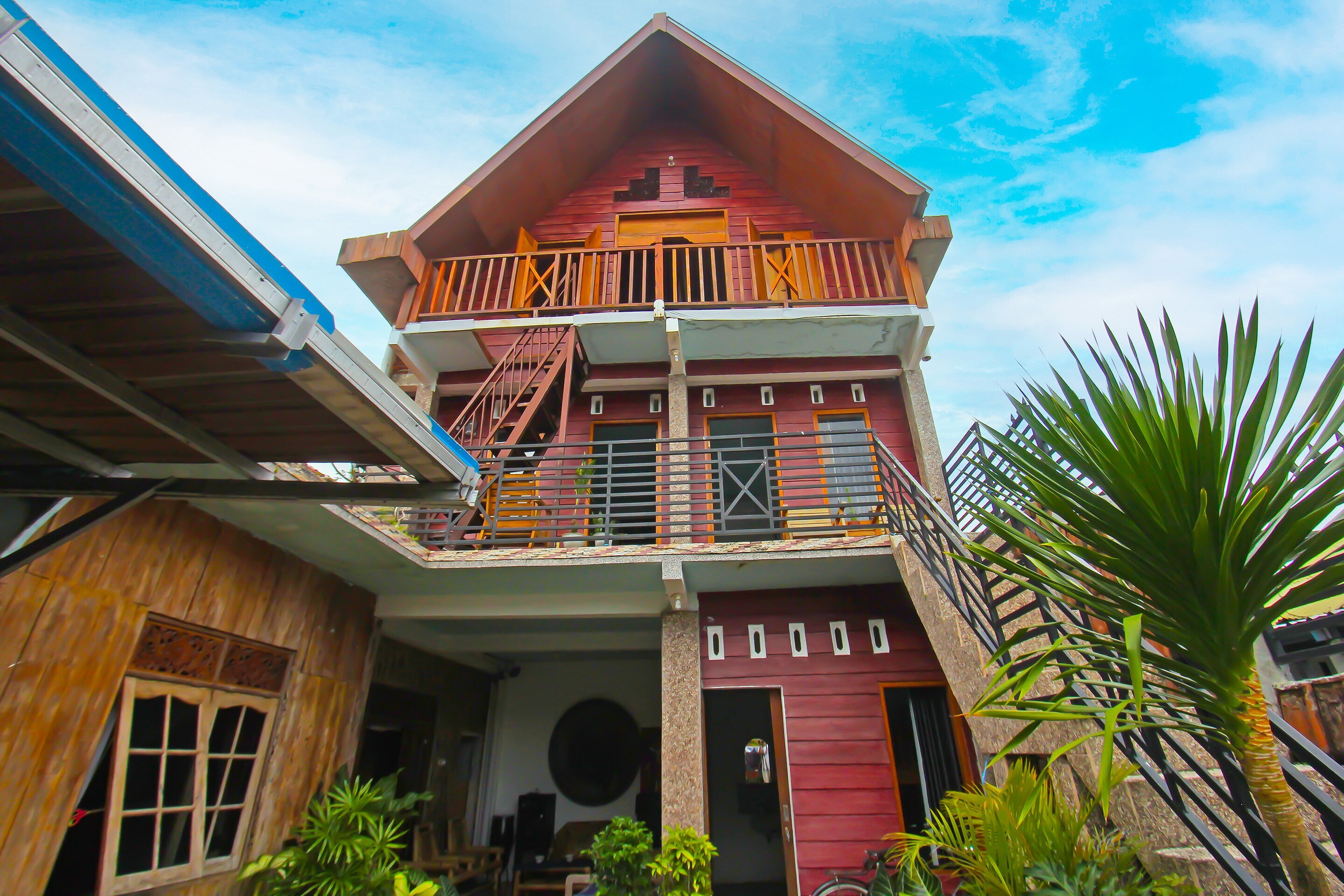 OYO 92558 Bale Datu Homestay - Tap to explore photos