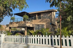Coco Villa with Private Pool, Karjat, Neral