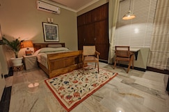 Elegant bed bath in South Delhi for 2  The MTR, Delhi