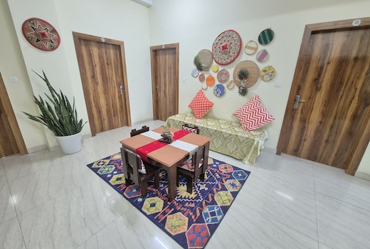 Jubels Inn | Swimming Pool & Restaurant | VIP Road