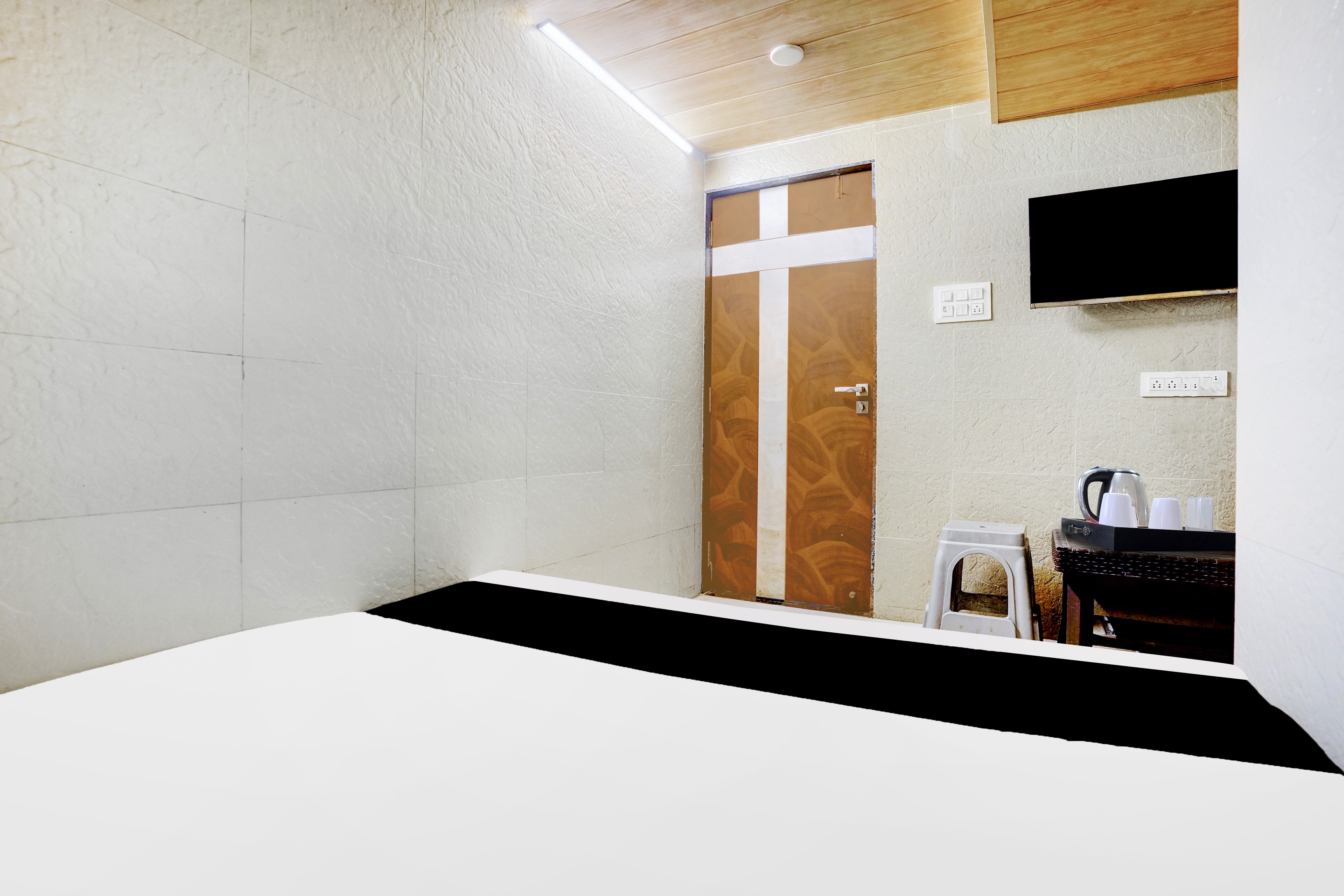 Super Hotel O Ambedkar Chowk Ulhasnagar - Tap to explore photos