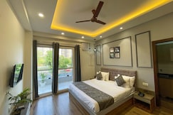 Serviced Luxury Suites with Kitchenette & Balcony @ Sector 45, Gurgaon