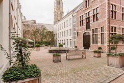 Elegant Duplex for 12 in Capital Street, Antwerp