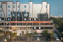 The Zuree Hotel, Gandhinagar