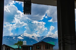 Cafe Saffron & Cottages Manali, Manali