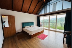 Pebble Falls Jungle Resort near Waterfalls, Kakkadampoyil