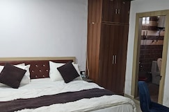 Hotel Crown Expo 2, Greater Noida