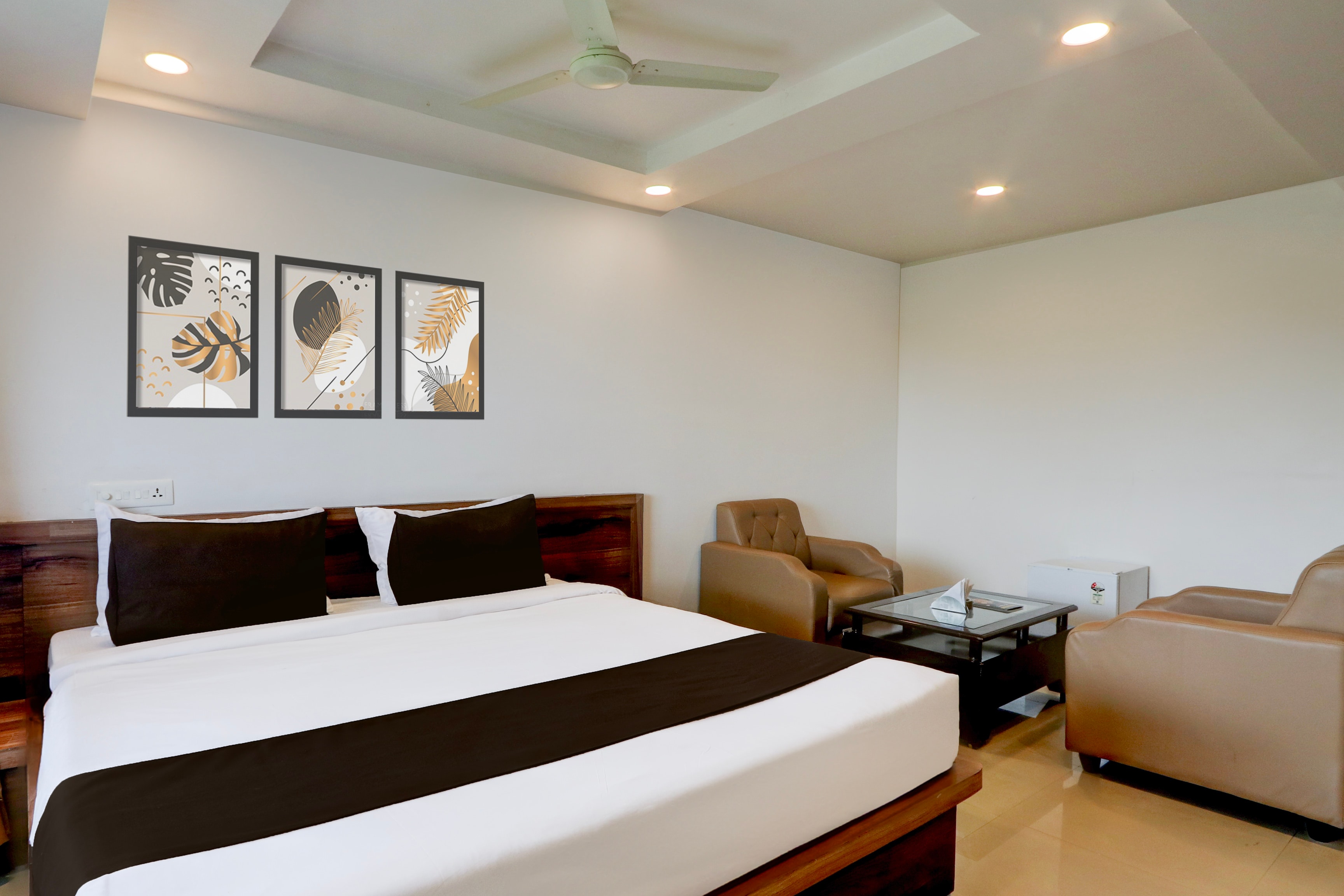 Hotel O Vaishnavi Grand - Tap to explore photos