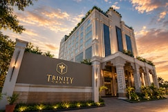 Hotel Trinity Grand, Seraipali