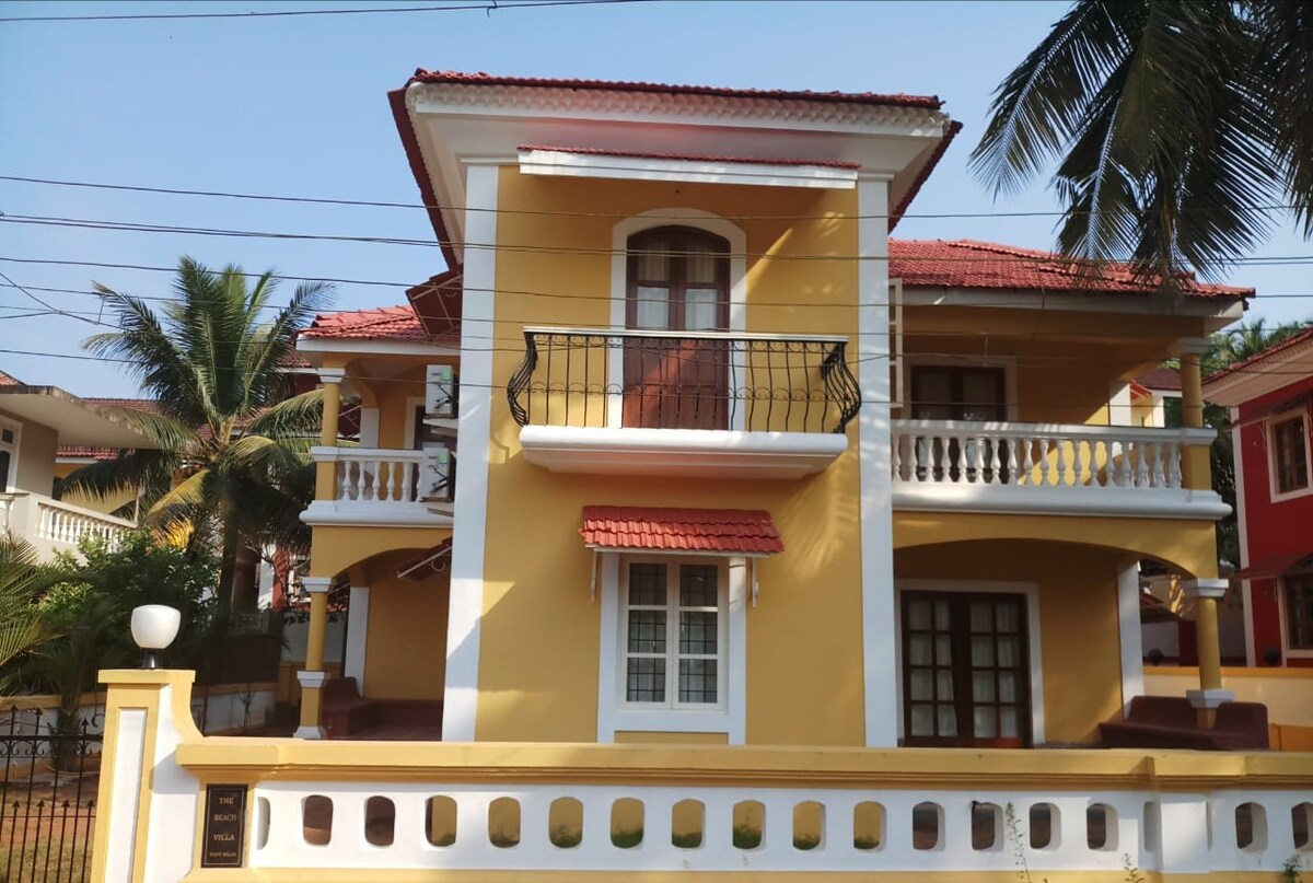 The Beach Villa, 5BHK Goan villa with antique furniture, 400 meters from beach - Tap to explore photos