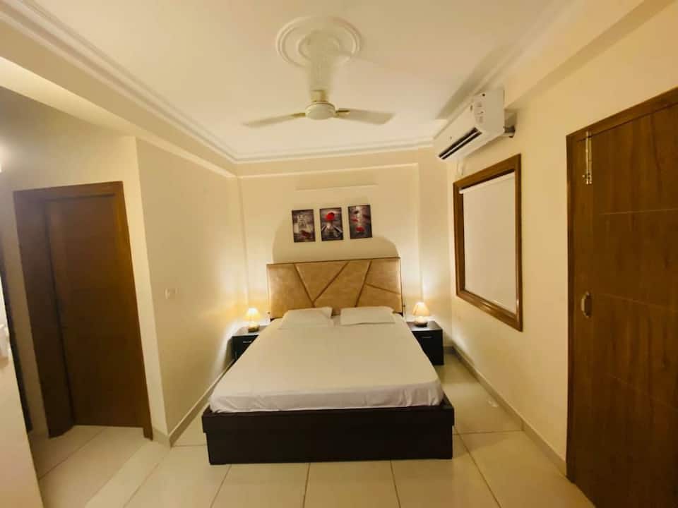 Elegante 1 Bedroom Kitchen Luxury Stay in Noida - Tap to explore photos