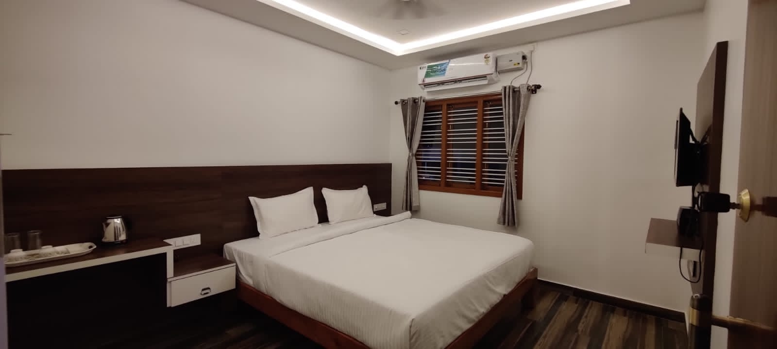 Dayanand Residency Lodge - Tap to explore photos