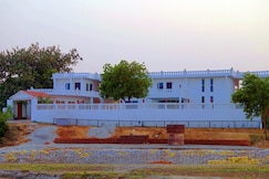 GANGA VILLAGE RESORT, Amroha