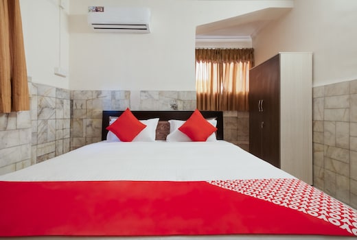 Super Hotel O Holiday Rani Gunj Opp Punjab national bank