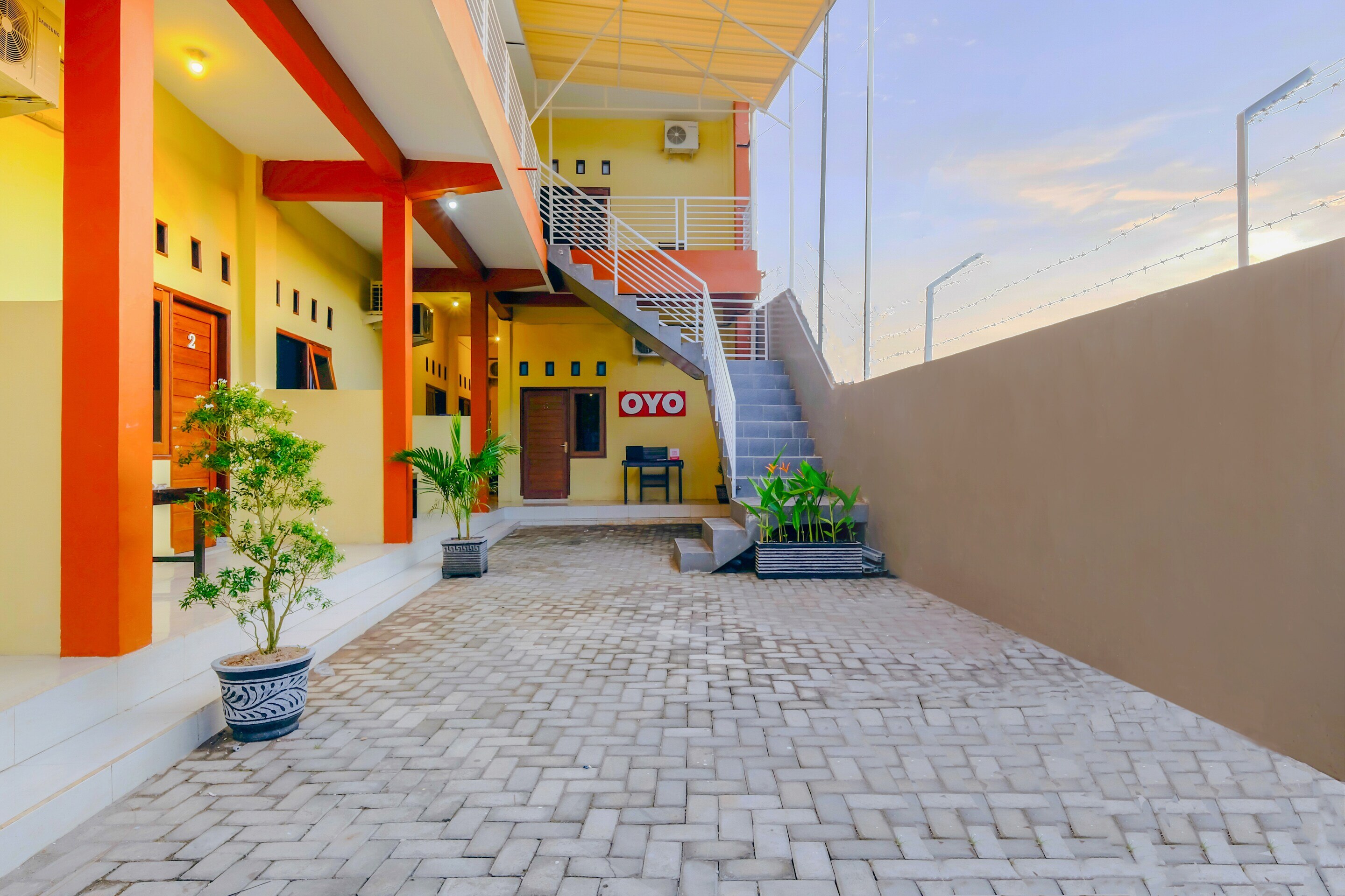 OYO 2450 Hening Homestay Near Pantai Tanjung Bias - Tap to explore photos